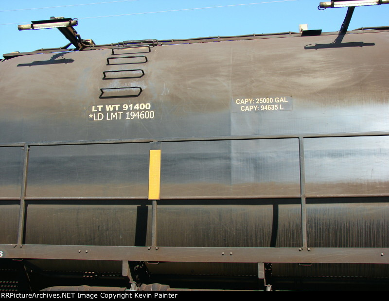 LMIX 3417 tank car detail